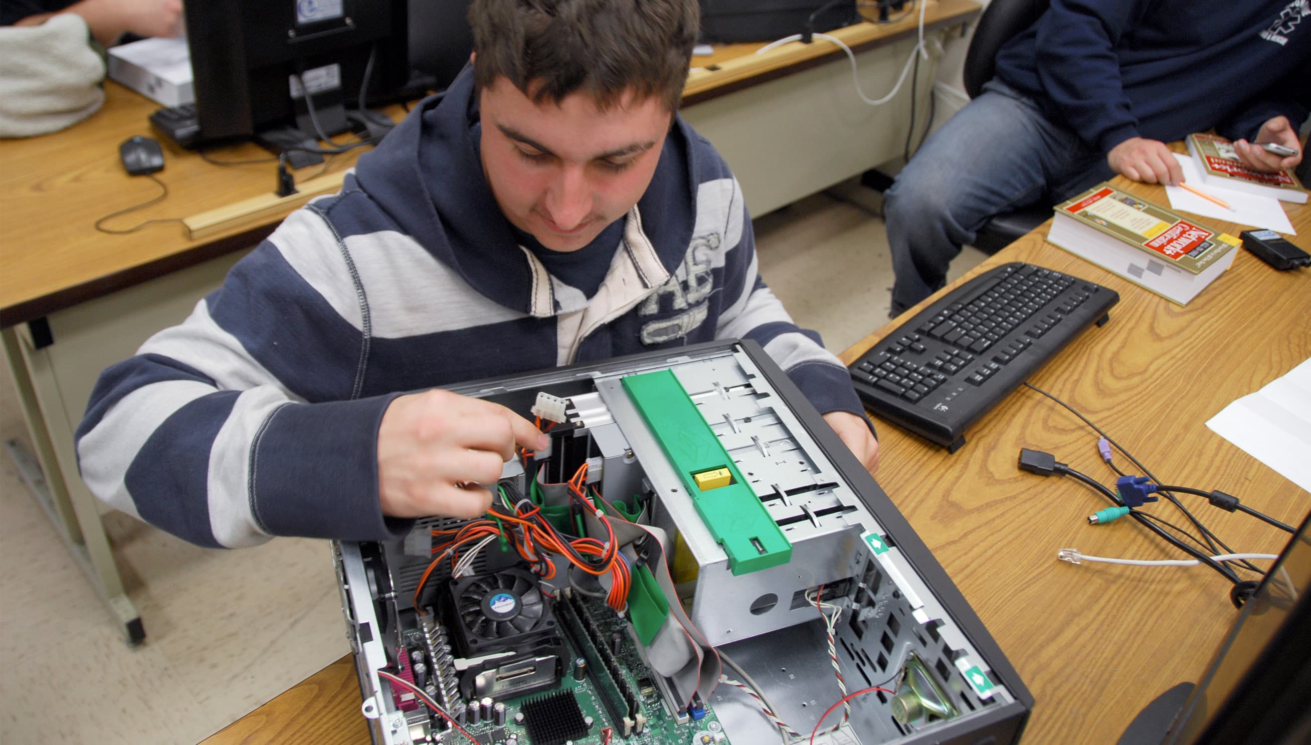 Students in electronics and IT laboratory